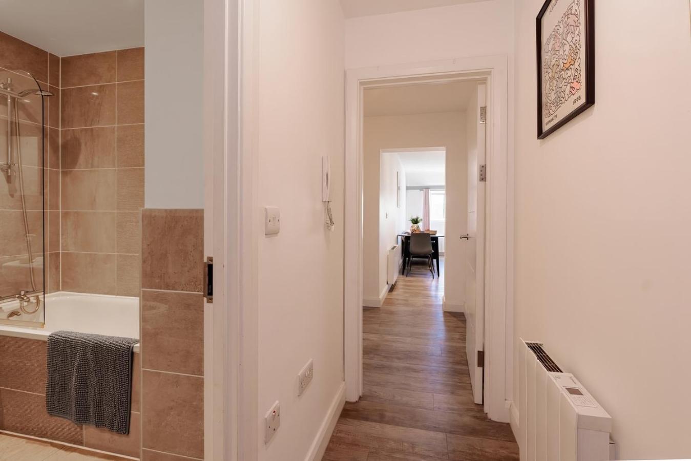 Apartment Modern Serviced Appartment: Short Walk To Centre Bristol