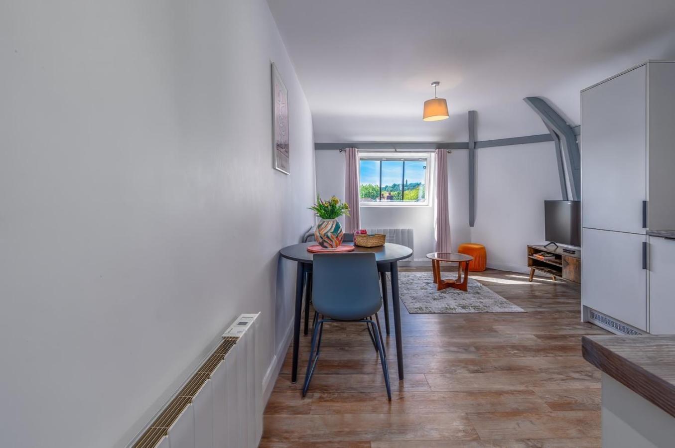 Apartment Modern Serviced Appartment: Short Walk To Centre Bristol