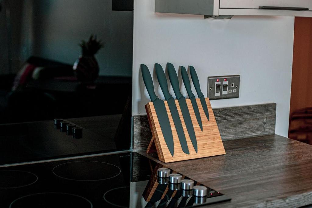 Modern Serviced Appartment: Short Walk To Centre